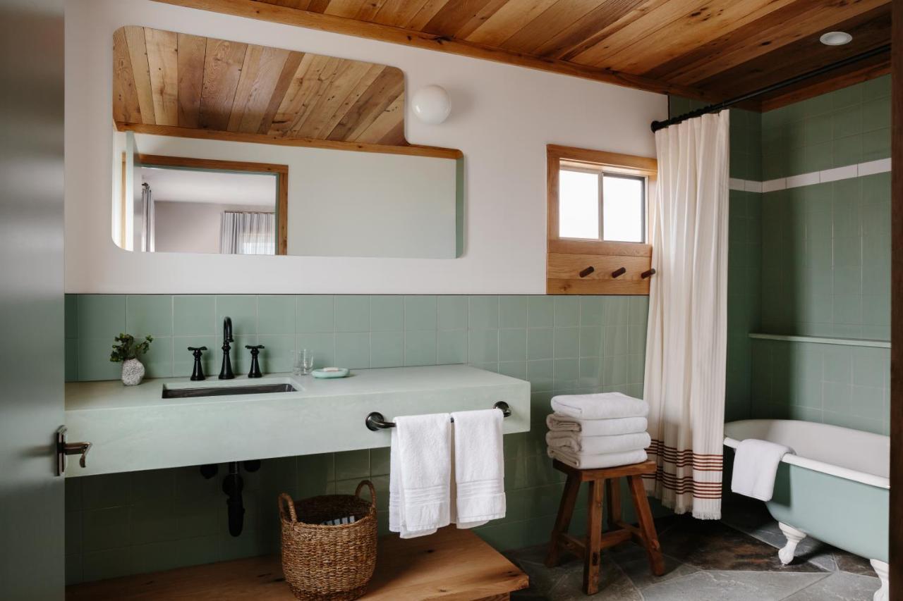 Daunts Albatross Motel Монток Екстер'єр фото