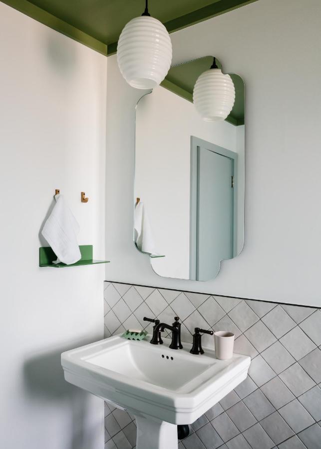Daunts Albatross Motel Монток Екстер'єр фото