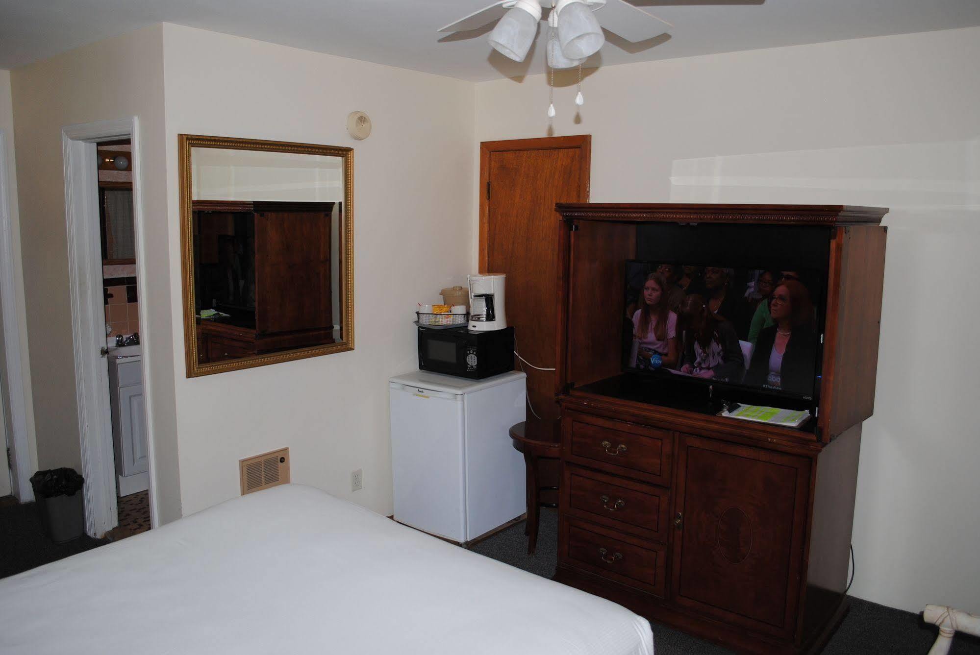 Daunts Albatross Motel Монток Екстер'єр фото