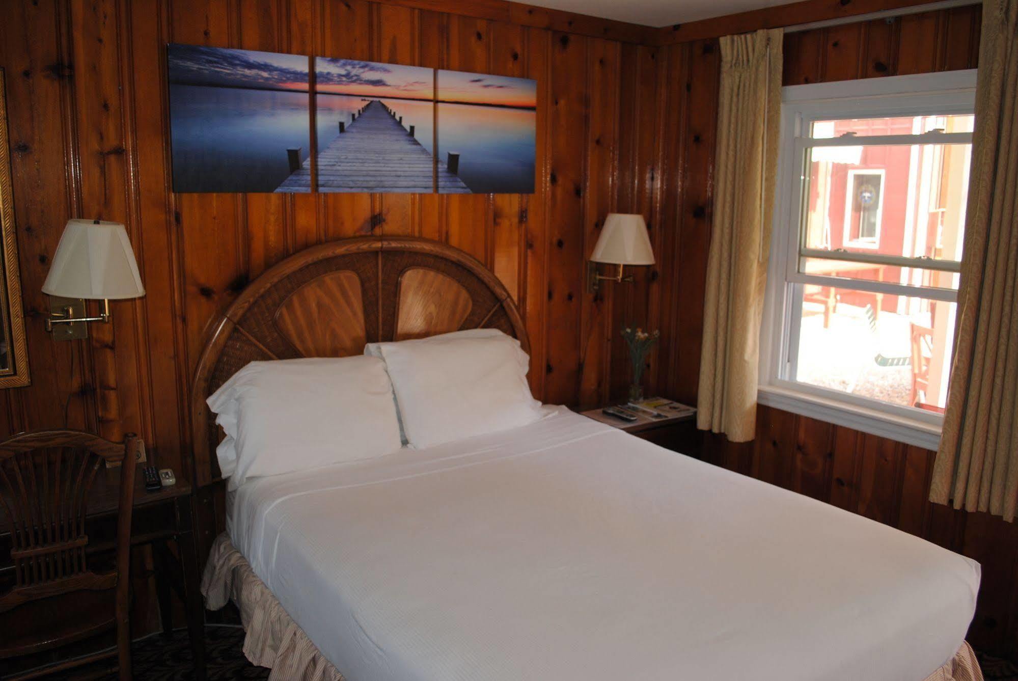 Daunts Albatross Motel Монток Екстер'єр фото