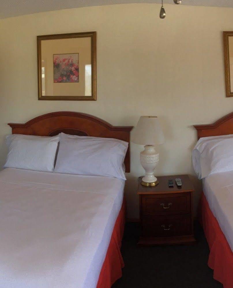 Daunts Albatross Motel Монток Екстер'єр фото